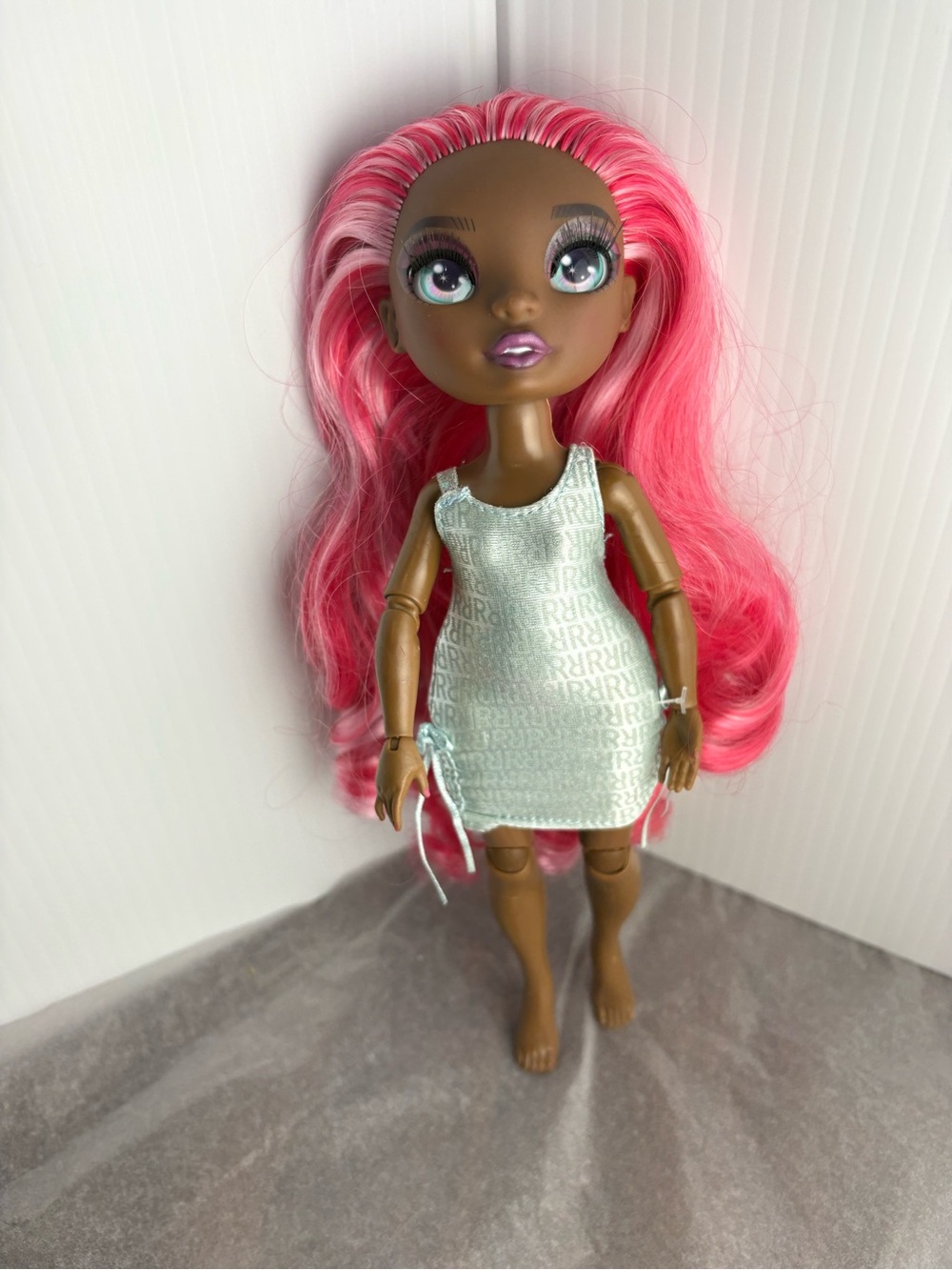 Rainbow High Doll Pink Hair / Silver Dress MGA 2020